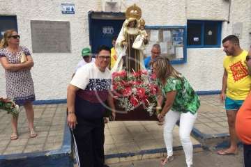 Procesión terrestre-marítimo de la Virgen del Carmen por la bahía de Melenara (Foto TA)